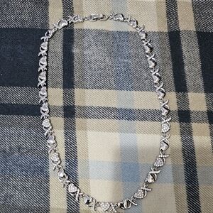 Elegant Heart And X's Silver Tone Necklace
